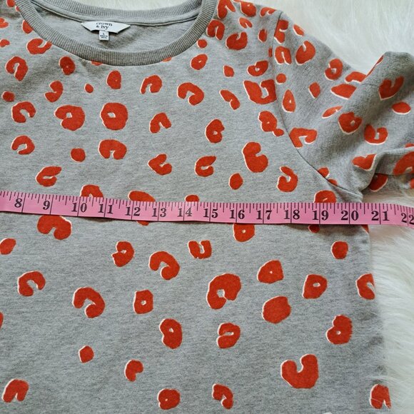 Crown & Ivy Leopard Print Flocked Sweatshirt Size Large - Picture 9 of 9